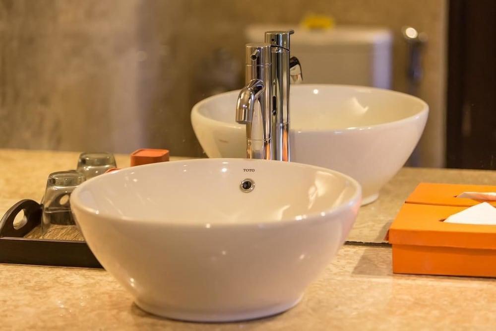 دايموند فيلاز أولواتو - Bathroom Sink