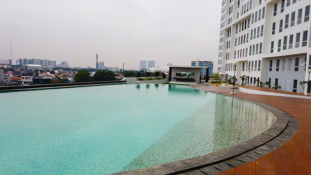 Best Price Studio Apartment @ Patraland Urbano - Outdoor Pool