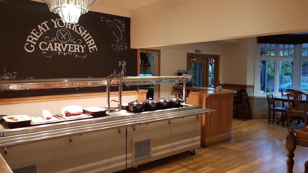 The George Carvery & Hotel - Interior Detail