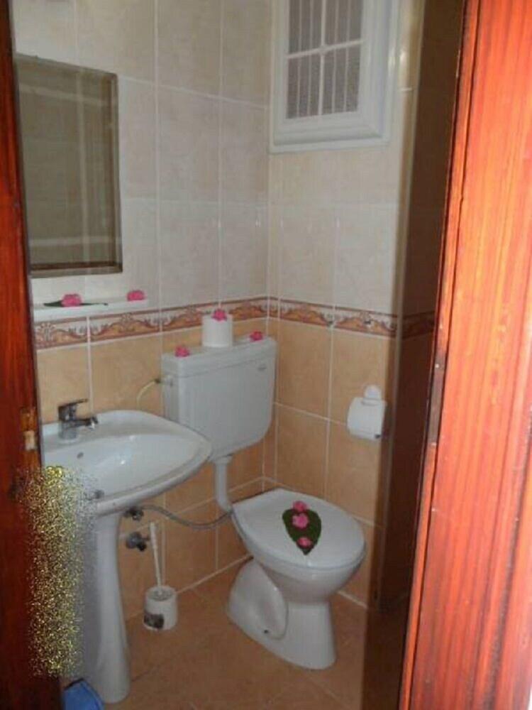 Cann Hotel - Bathroom