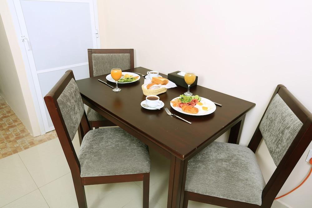 Asfar Hotel Apartments - In-Room Dining