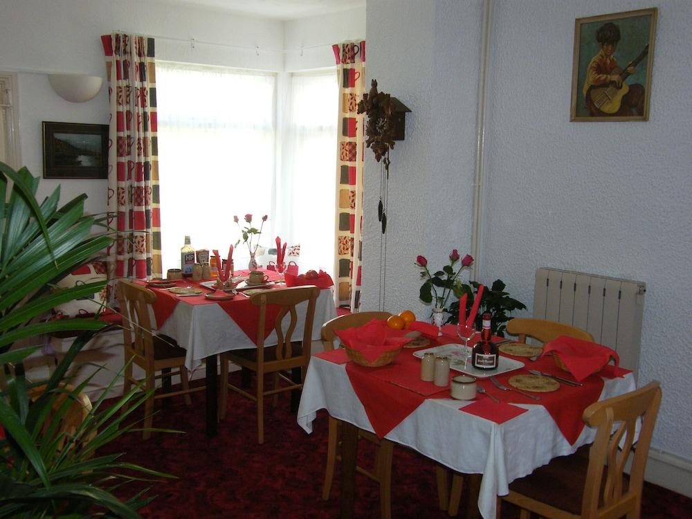 El Tabora Guest House - Interior