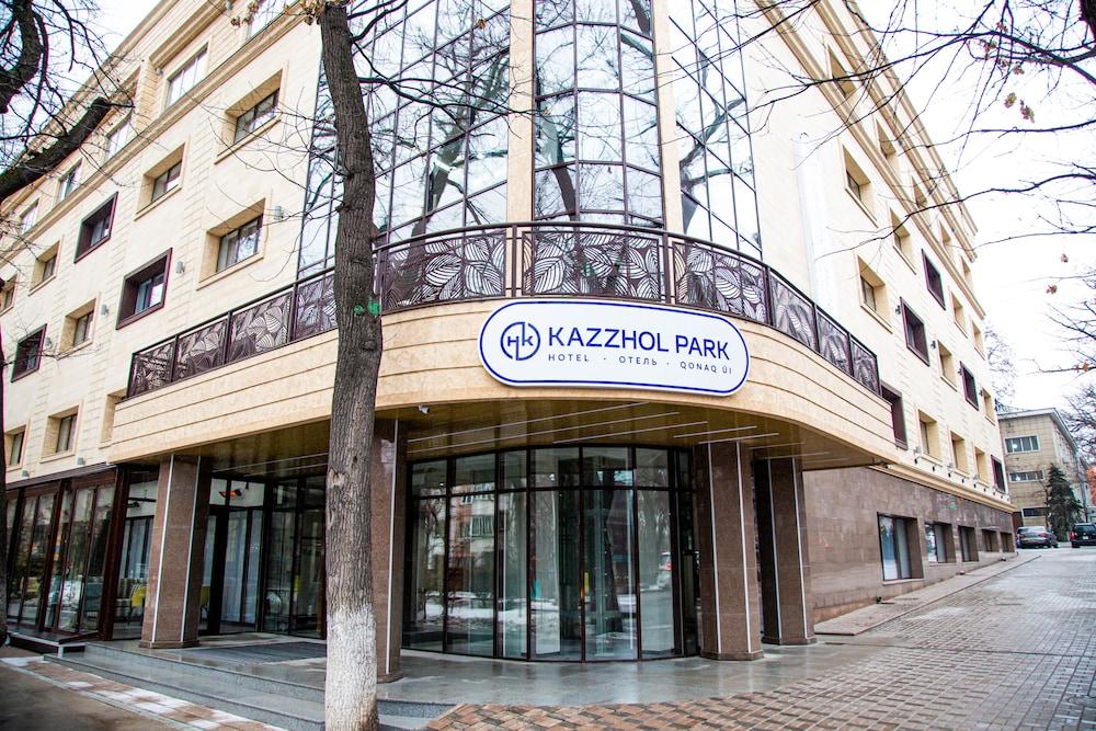 Kazzhol Park Hotel - Featured Image