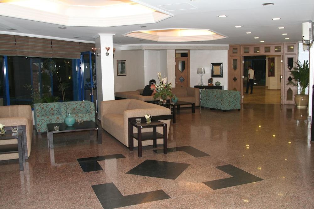Elysee Beach Hotel - Lobby Sitting Area