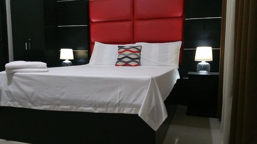 Luxury Suites 5 - Room
