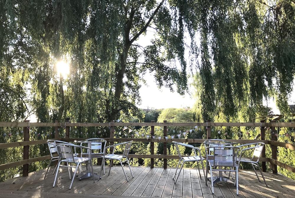 The Three Pickerels - Outdoor Wedding Area