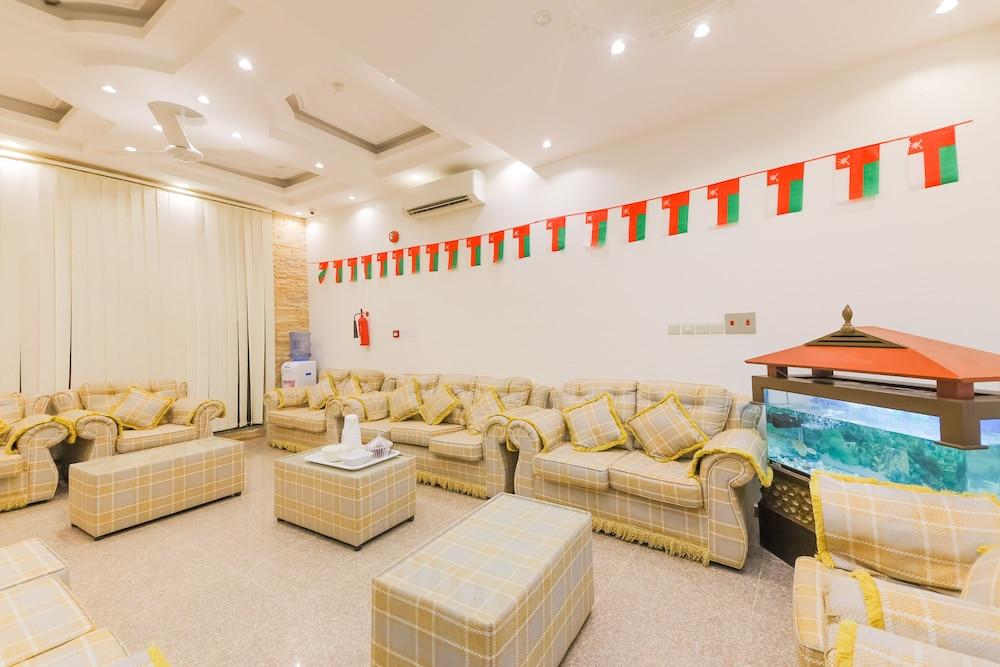 Super OYO 107 Ras Al Hadd Waves Hotel - Lobby Sitting Area