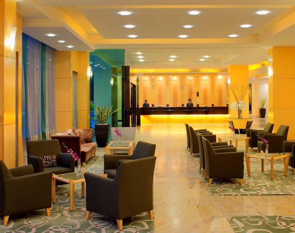 Radisson Hotel Brunei Darussalam - Lobby