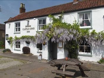 The Castle Arms Inn - Featured Image