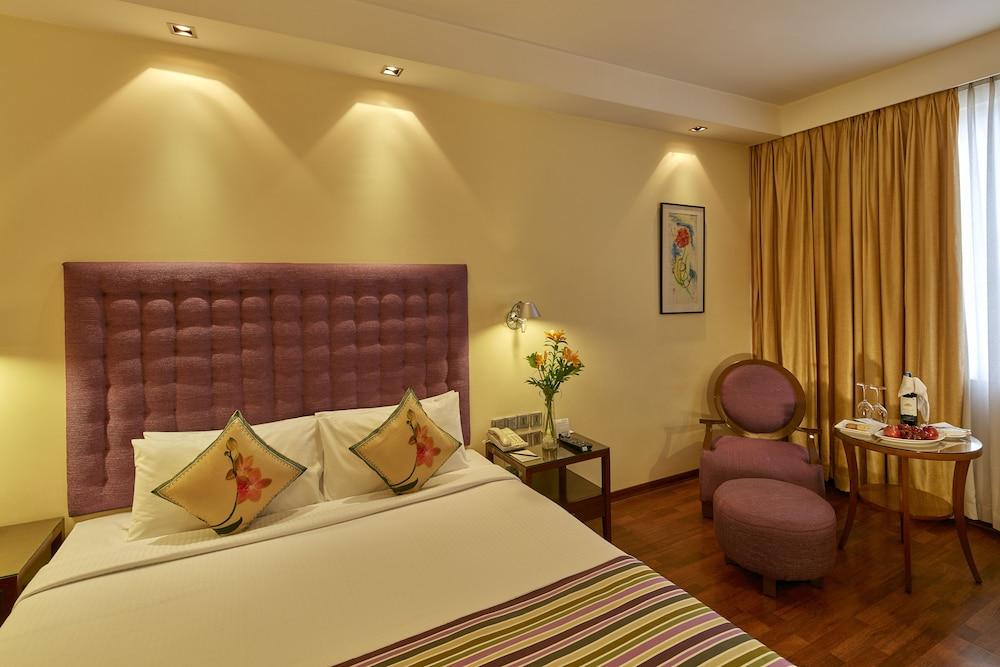 Royal Orchid Central Bangalore - Room