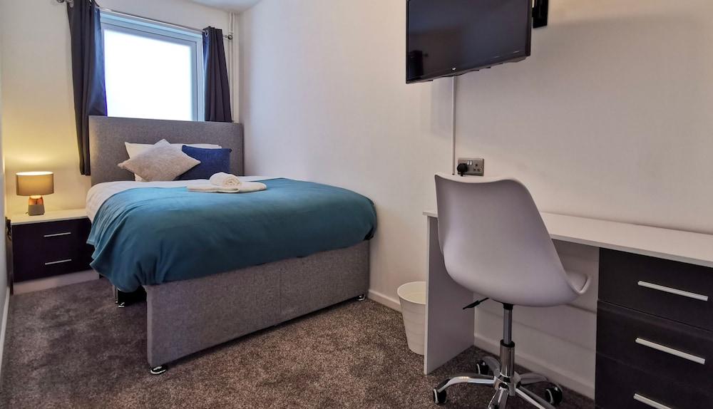 Clayton House by Your Lettings UK - Room