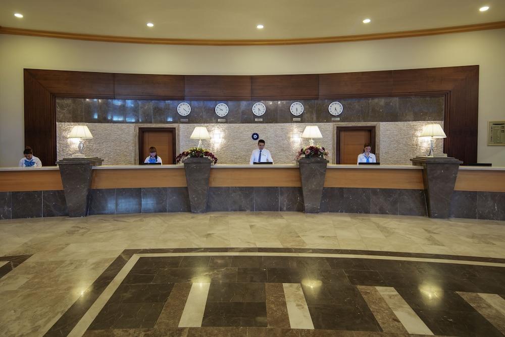 Crystal Admiral Resort Suites & SPA – All Inclusive - Reception