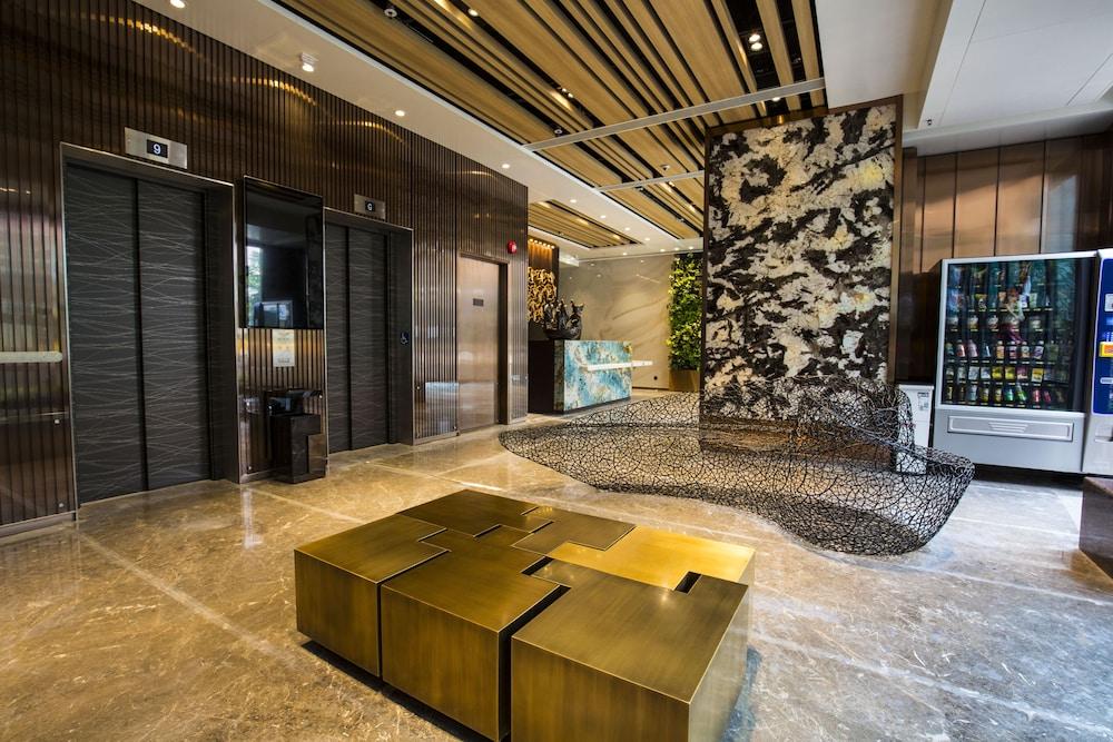 E Hotel Hong Kong - Lobby Sitting Area