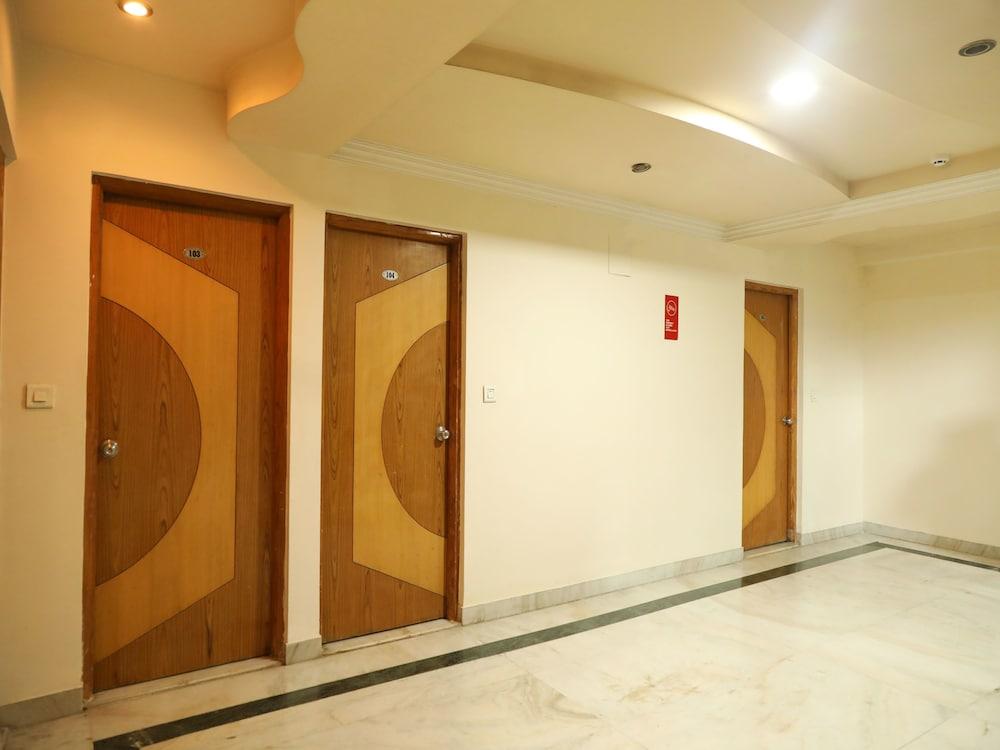 OYO 15542 Hotel Shivala - Interior