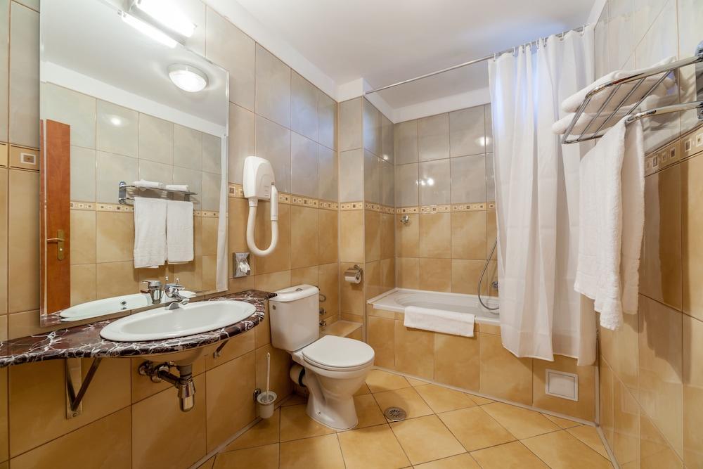 Expocenter Hotel - Bathroom
