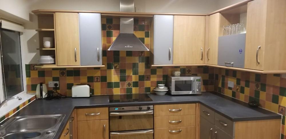 Royal House Slough - Shared Kitchen