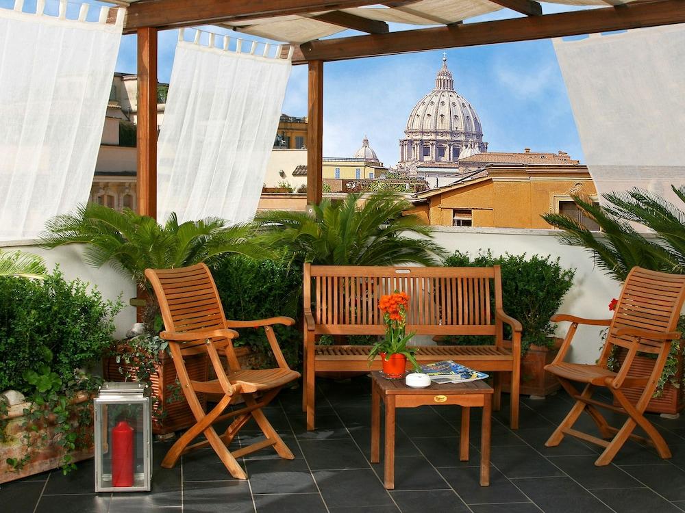 Hotel Arcangelo - Featured Image