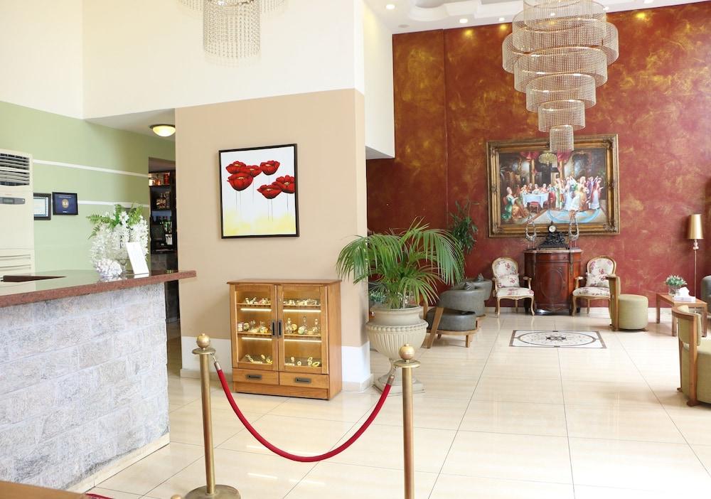 Al Murjan Palace Hotel - Lobby
