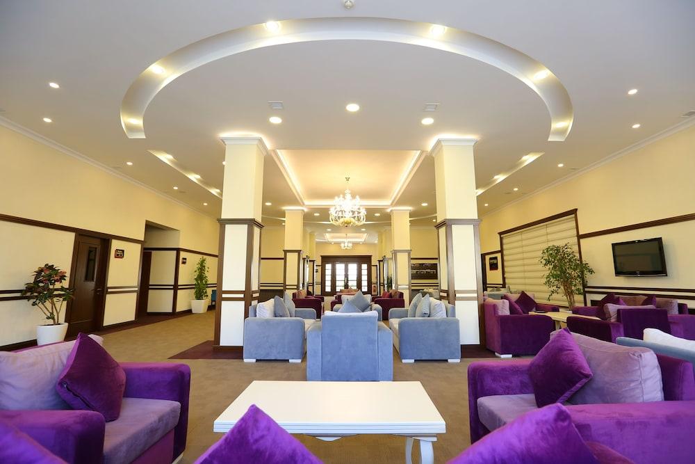 Afra Hotel - Lobby Sitting Area
