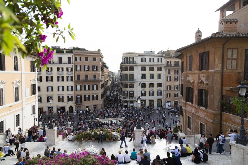 iH Hotels Piazza di Spagna View - Luxury Guest House - Exterior