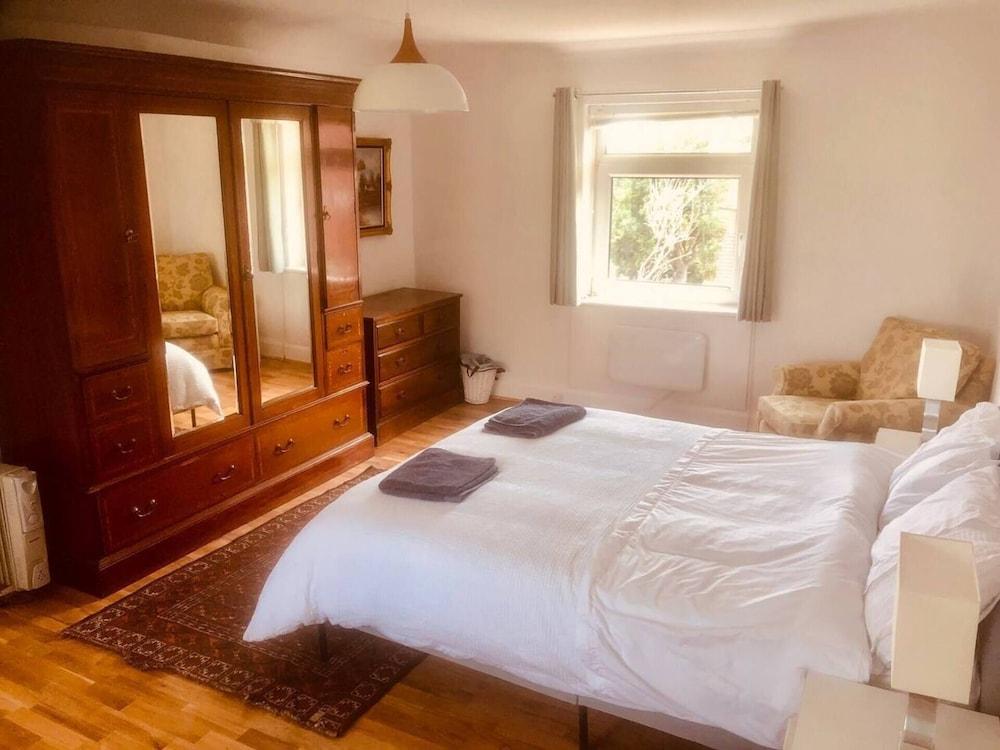 Inviting 5-bed House in Eastbourne - Room