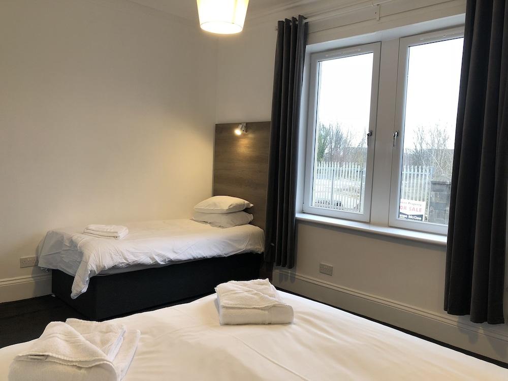 Glasgow Airport Apartments - Room
