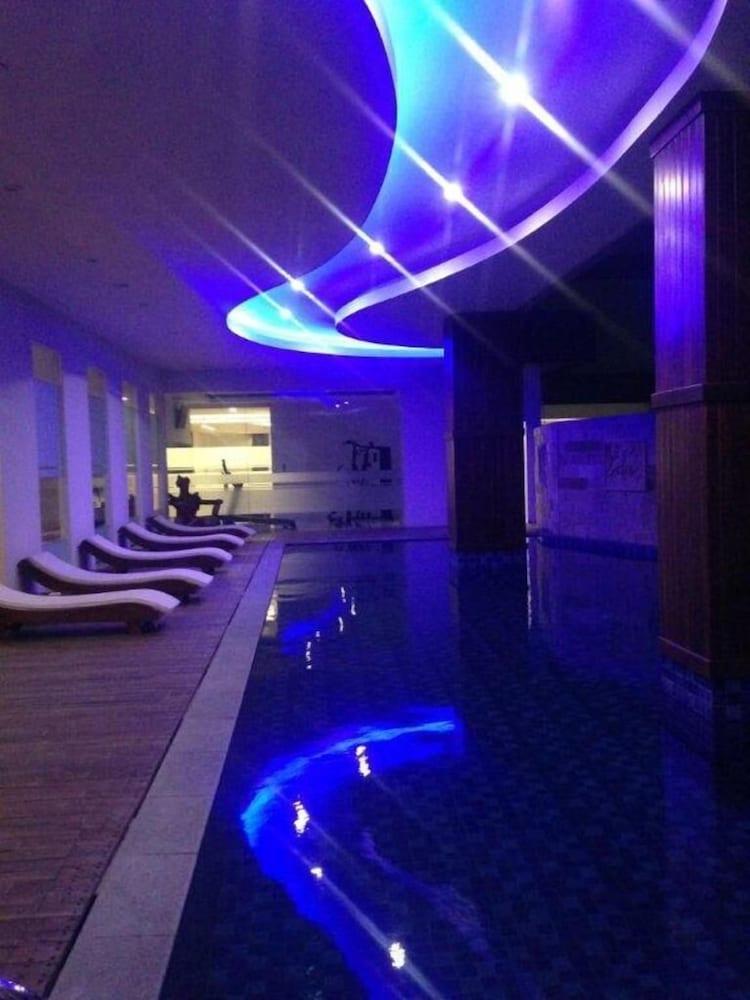 ذا سافين هوتل باتي - Indoor Pool
