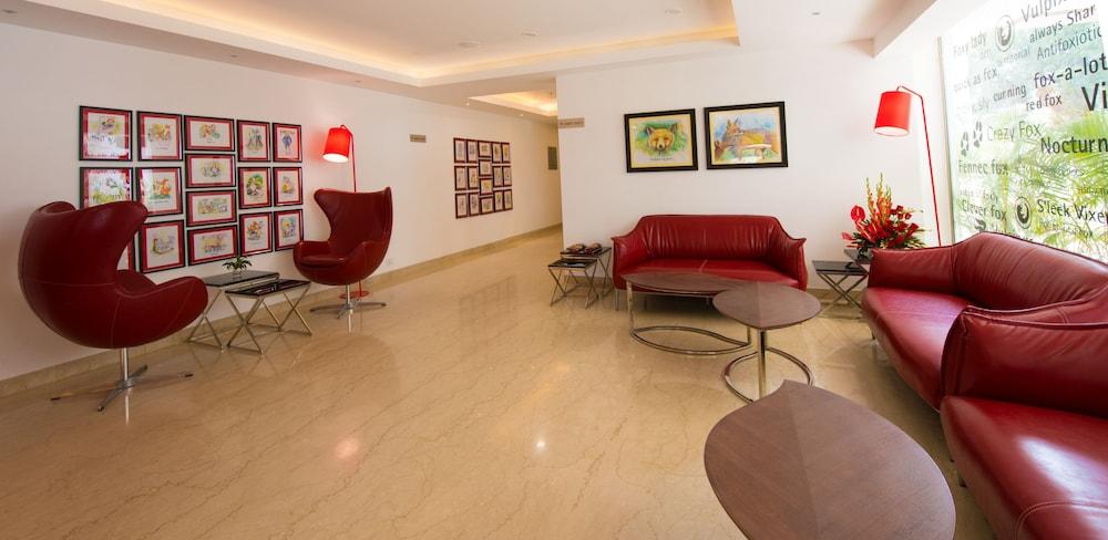 Red Fox Hotel - Tiruchirappalli - Lobby Sitting Area