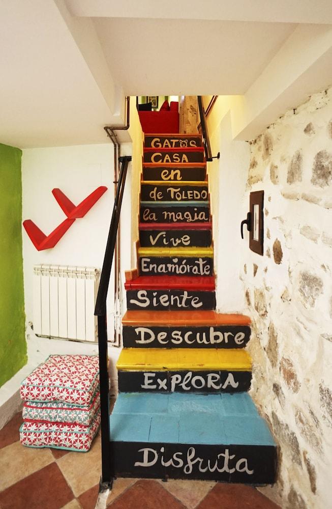Casa Gatos - Staircase