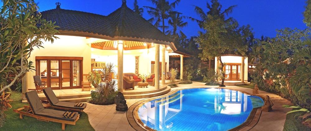 Bali Emerald Villas - Property Grounds