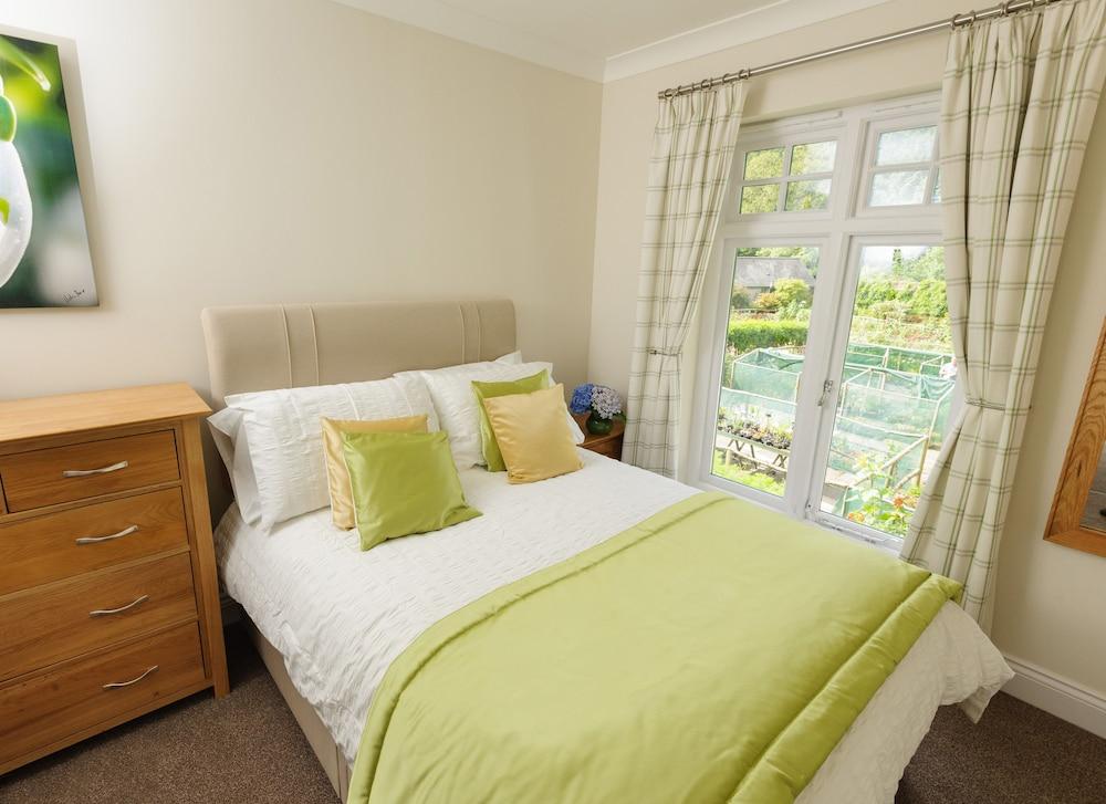Milntown Self Catering Apartments - Room