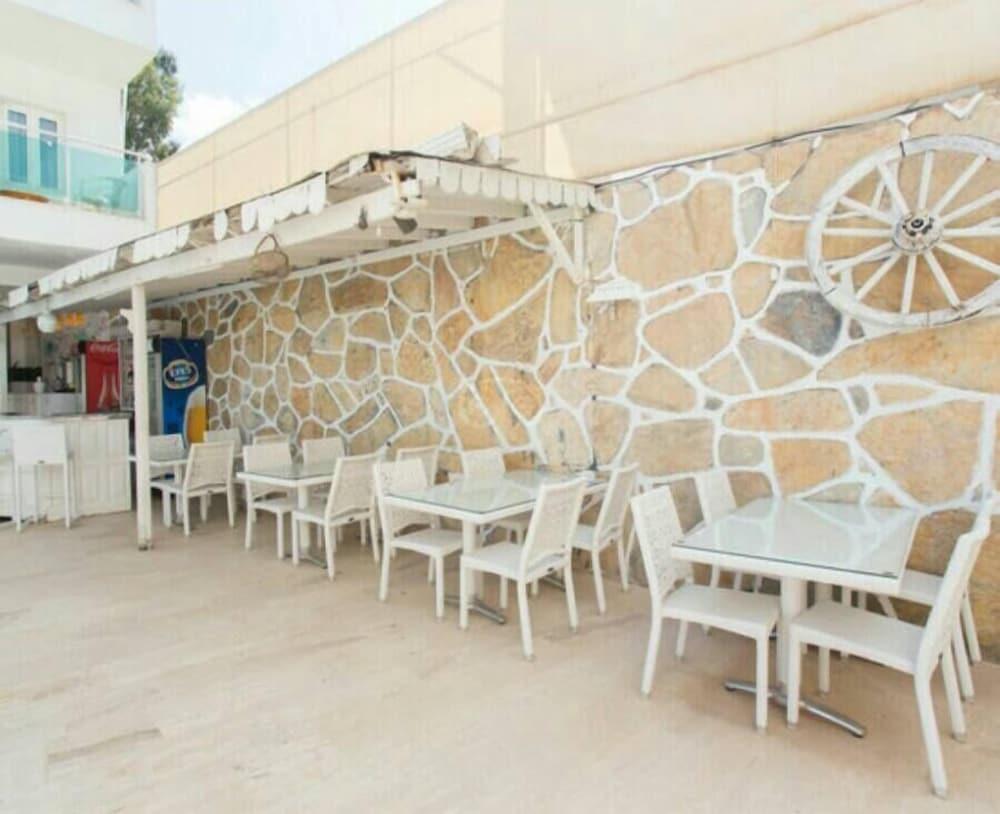 New Bodrum Hotel - Outdoor Dining