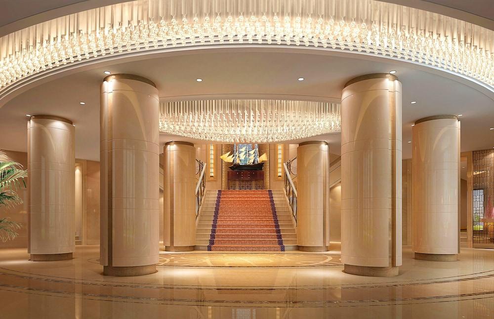 Soluxe Hotel Almaty - Lobby