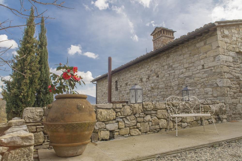 Borgo di Vezzano - Featured Image