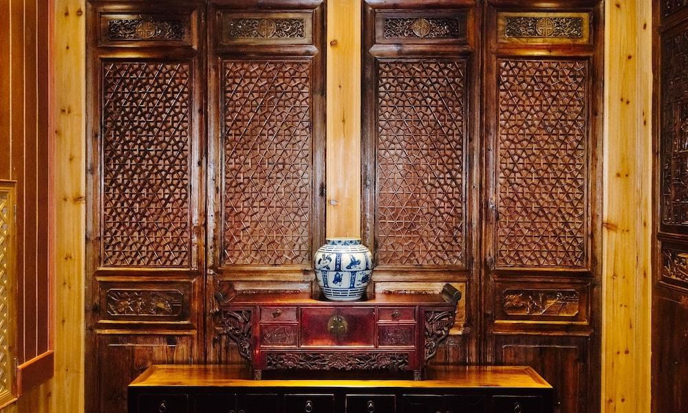 Yangshuo Li River Lodge - Interior Detail