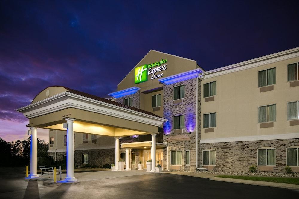 Holiday Inn Express Hotel & Suites Clinton, an IHG Hotel - Exterior