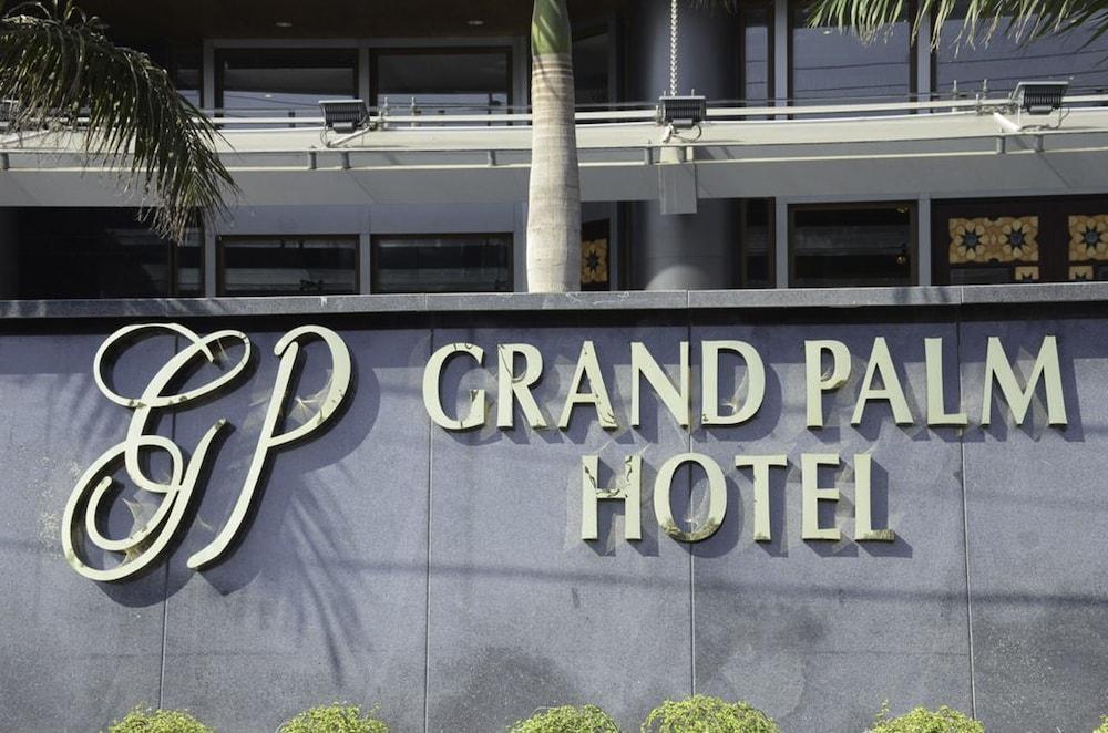 Grand Palm Hotel - Featured Image