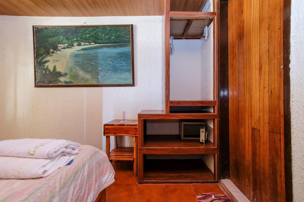 ZEN Rooms Sabang Beachfront - Room