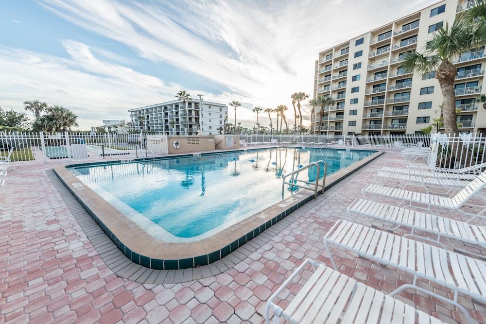 Canaveral Towers by Stay in Cocoa Beach - Pool