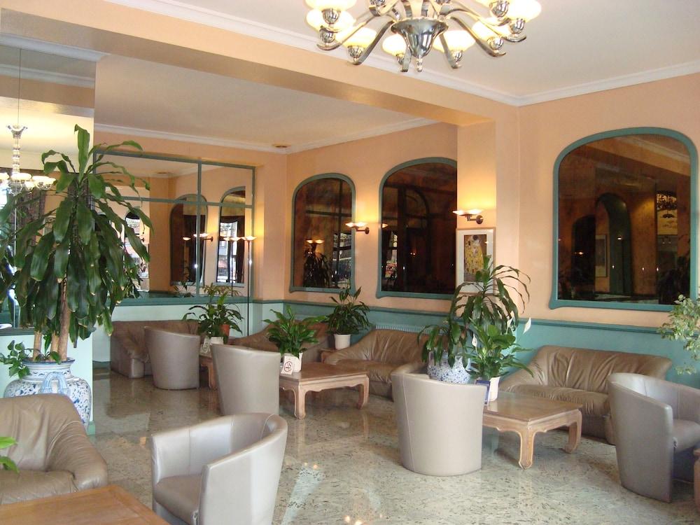 Hotel Le Dome - Lobby