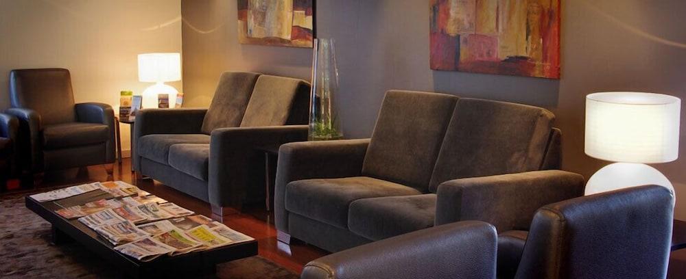 Hotel Porto Antigo - Lobby Sitting Area