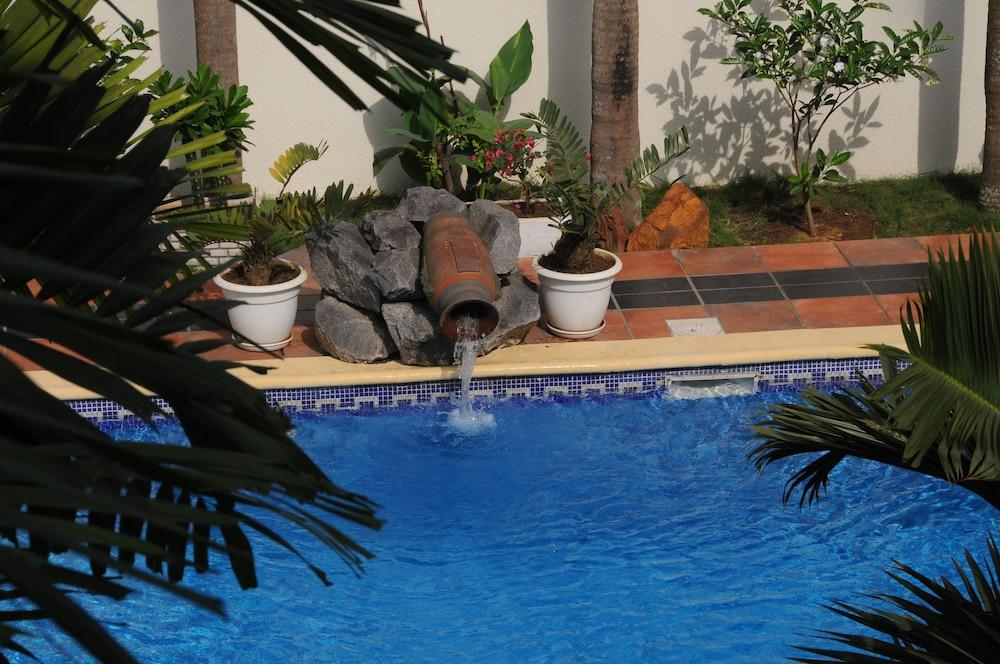 Villa Mia Abidjan - Outdoor Pool