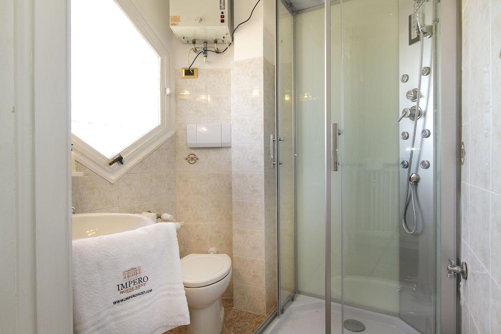 Impero House Rent - Camelia - Bathroom
