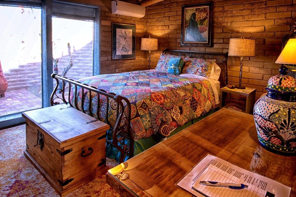 Casa Tierra Adobe Bed & Breakfast Inn - Room