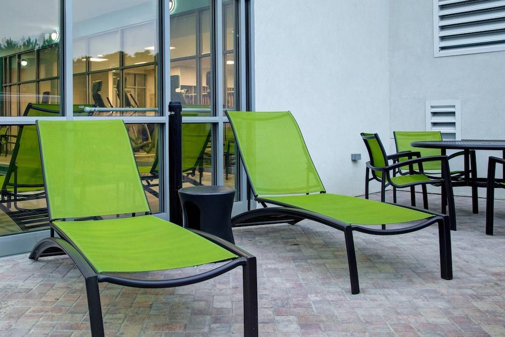 SpringHill Suites by Marriott Orangeburg - Pool