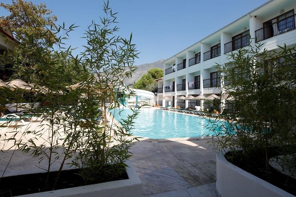 Golden Life Resort Hotel & Spa - Pool