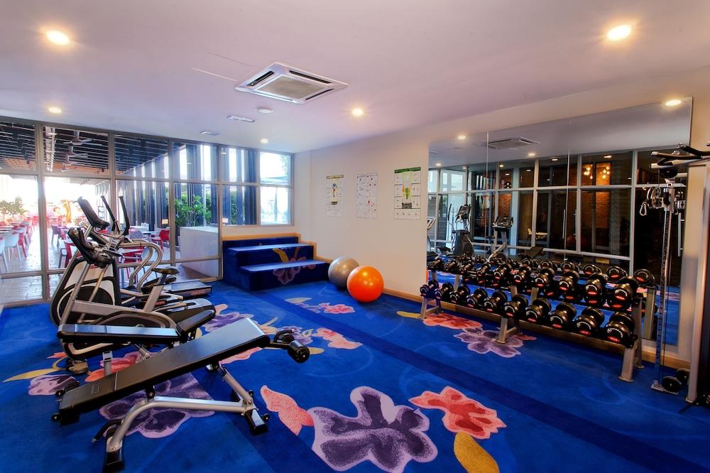 The Straits Hotel & Suites - Gym