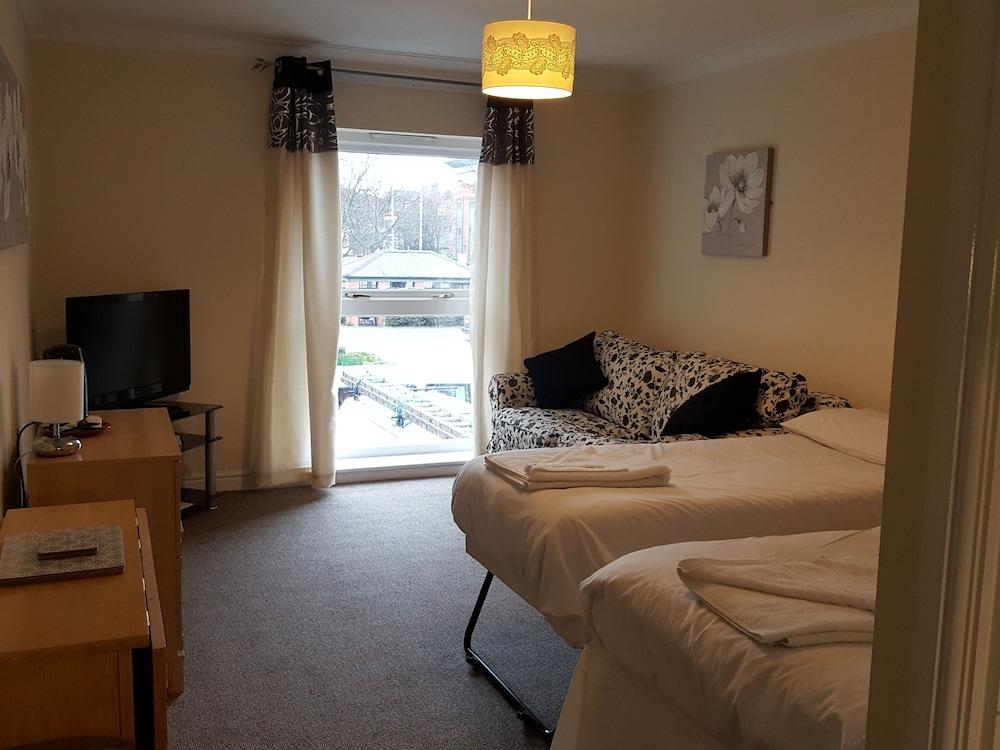 Tees Valley Apartments - Room