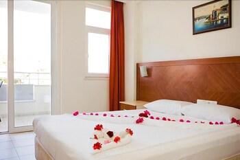 Side Suite Hotel - All Inclusive - Guestroom