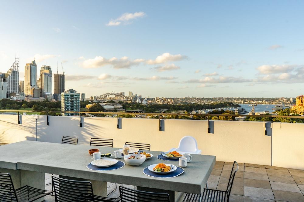 Sydney East Luxury Apartment - Featured Image